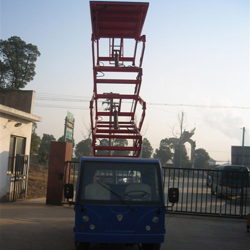 剪叉式升降平臺(tái)