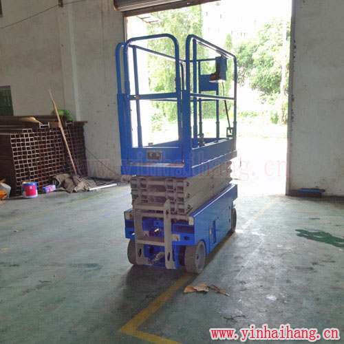 自行走剪叉式升降平臺4
