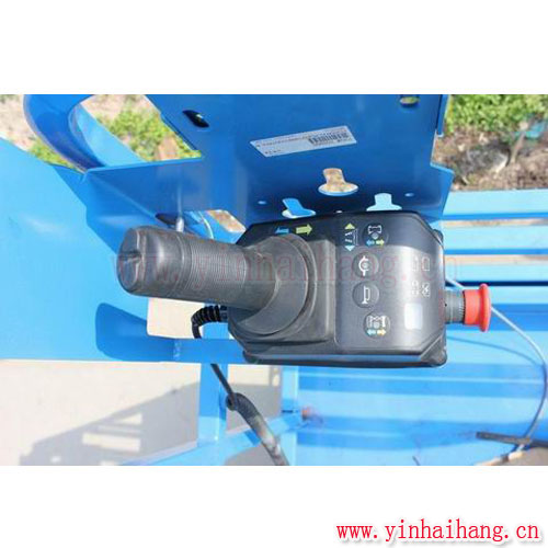 自行剪叉式高空作業(yè)平臺5