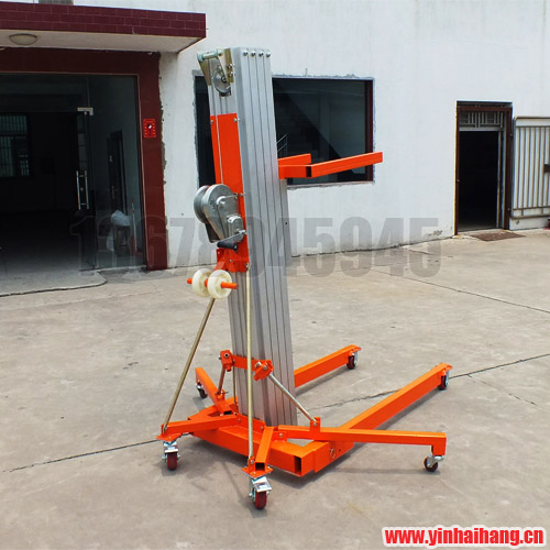 展示展覽器材物料提升機(jī)