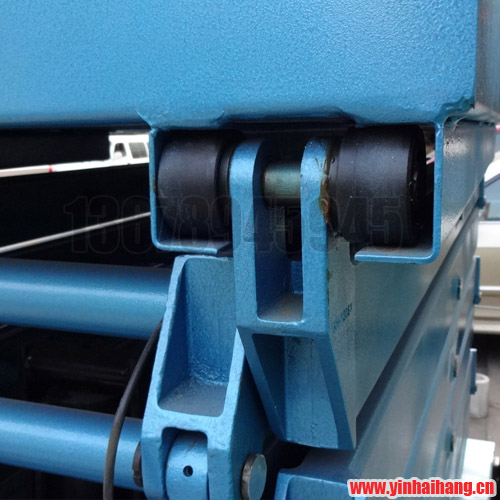 剪叉式升降平臺 液壓細節(jié)圖