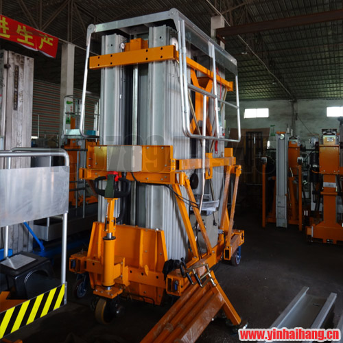 四桅柱式鋁合金升降機(jī)斜面圖