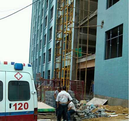 升降機(jī)鋼絲斷了